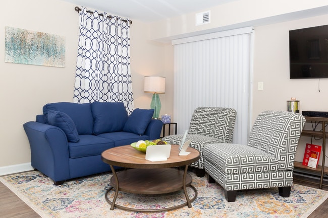 Building Photo - Greenhills Apartments LP