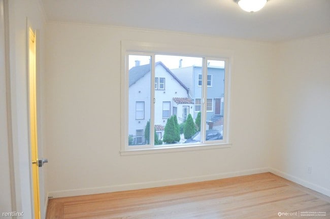 Building Photo - 472 Corbett Ave