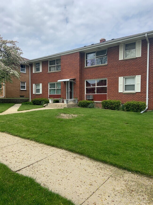 1732 Milwaukee Ave, South Milwaukee, WI 53172 Apartments South