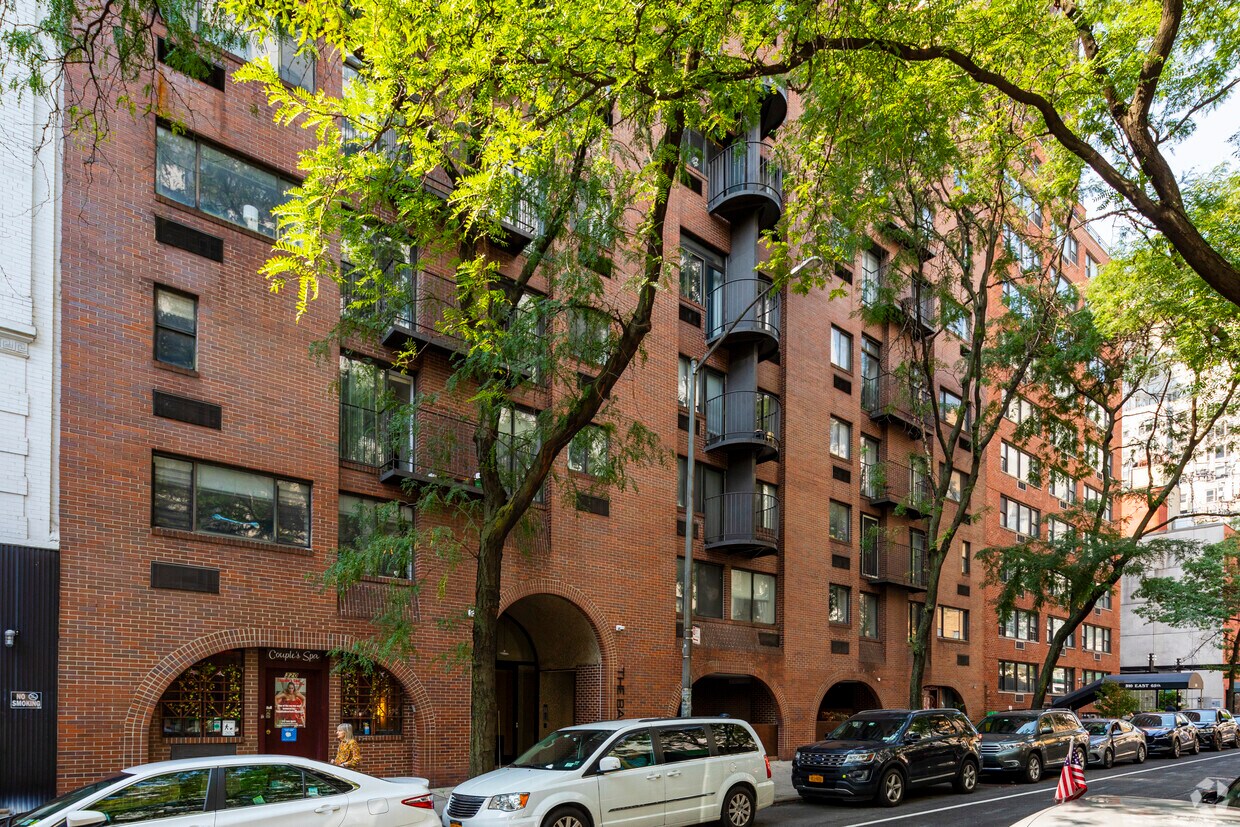 Foto principal - 316 E 65th St