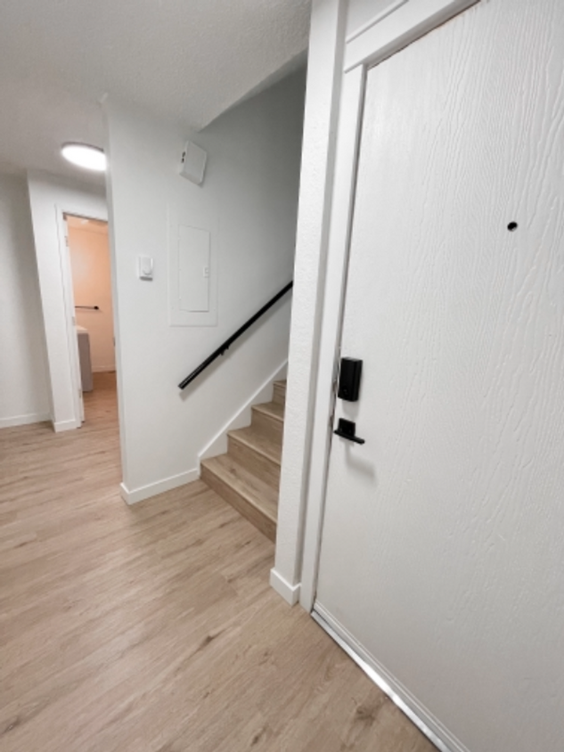 Foto principal - Newly Renovated Townhome in East Medford!