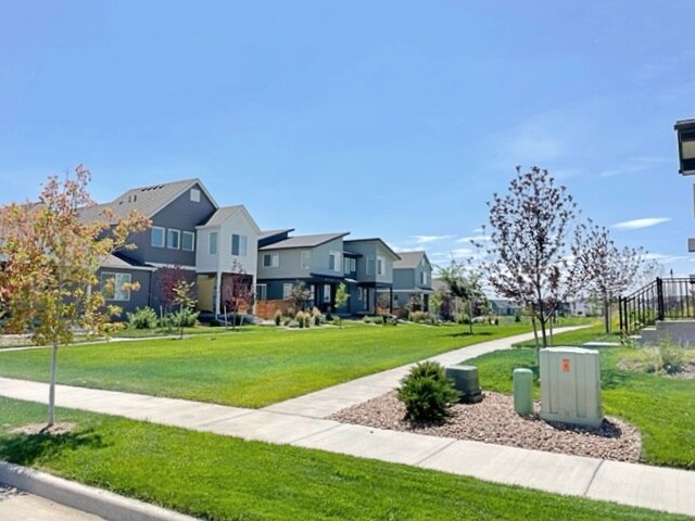 Foto del edificio - 5919 Denys Dr.