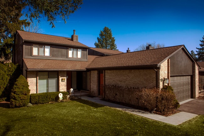Building Photo - 4176 Wabeek Lake Dr S