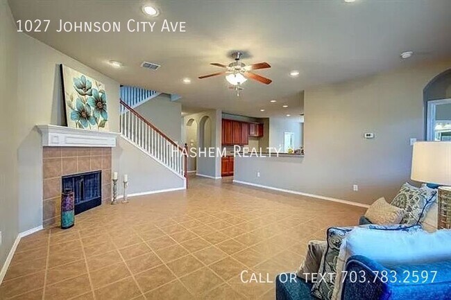 Foto del edificio - 1027 Johnson City Ave