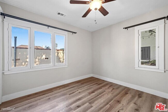 Building Photo - 3 br, 2 bath House - 54 W Glenarm St