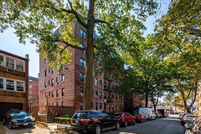 Building Photo - 302 96th St