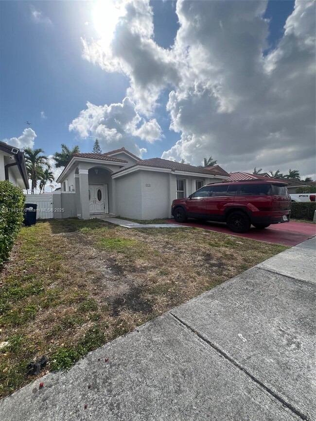 Foto del edificio - 973 NW 132nd Ave W