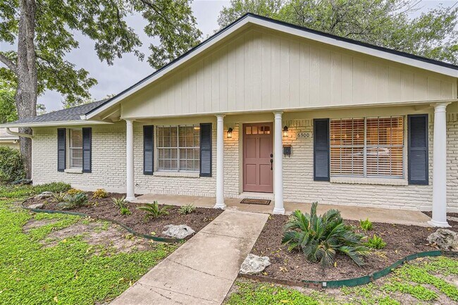 Foto del edificio - 6300 Brookside Dr