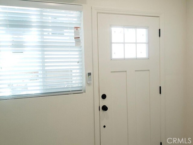 Foto del edificio - 4943 Rosemont Ave