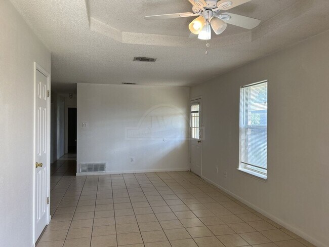 Foto del edificio - 5305 Morning Glen Ln