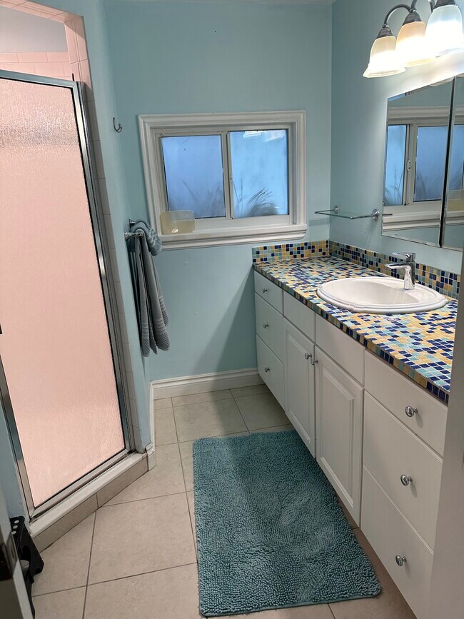 Bathroom - 18 Emarita Way