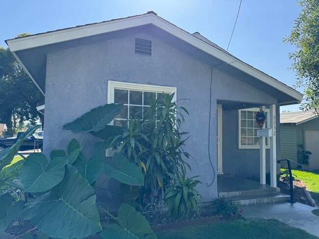 Alquila con opción a compra sin pago inicial en 3 años. - 9932 Beverly St