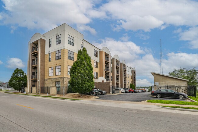 Estudio - Six23 Condos