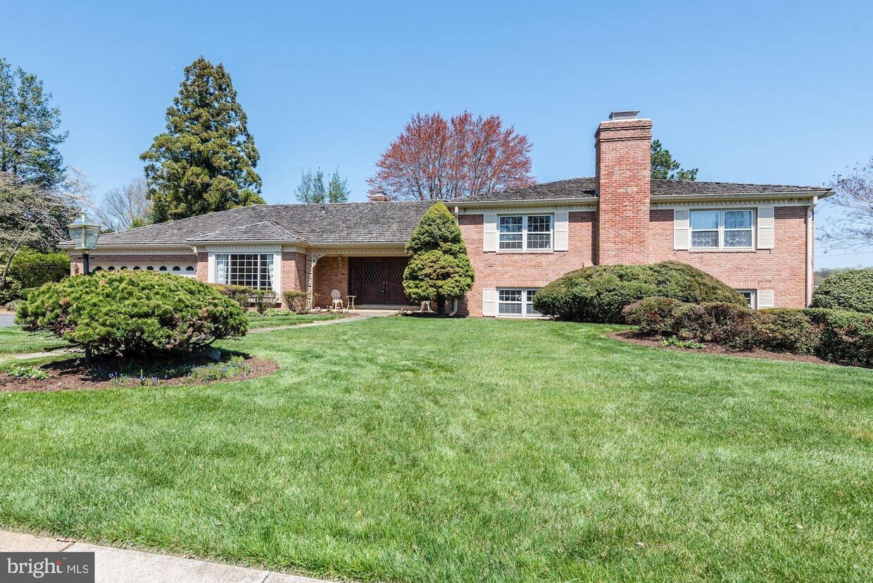 Foto principal - 6302 Evermay Dr
