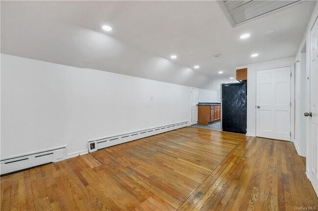 Foto del edificio - 428 Powell Ave