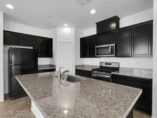 Building Photo - 1063 St