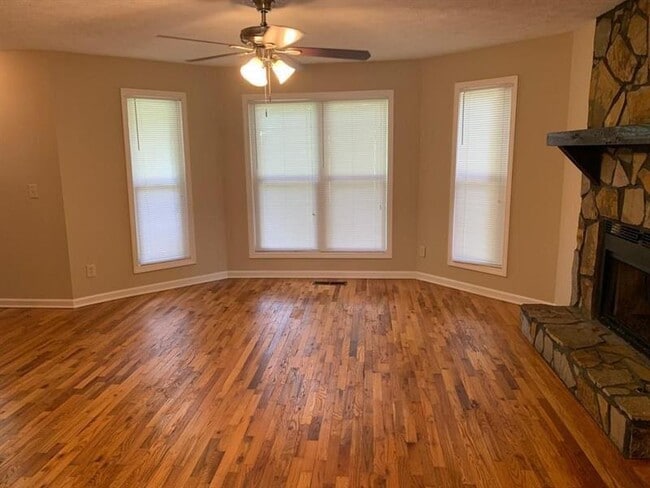 Foto del edificio - 768 Emerald Forest Cir SW