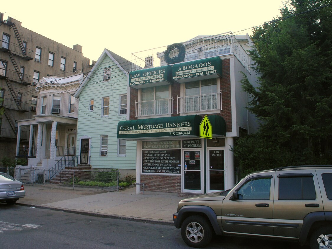 Building Photo - 2565 Frisby Ave