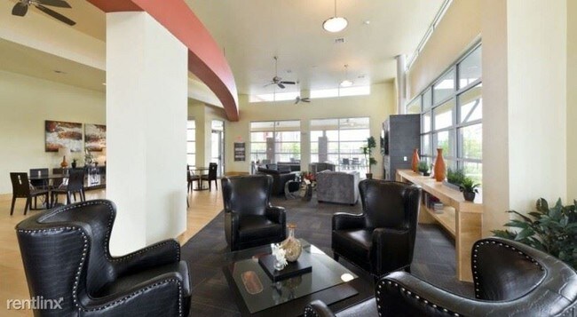 Foto del edificio - 10801 Westpark Dr