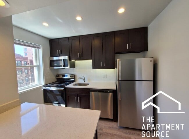 Building Photo - 520 W Aldine Ave
