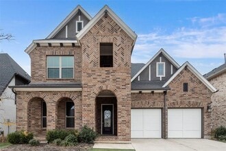 Building Photo - 1027 Huckleberry St