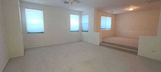Building Photo - Summerlin