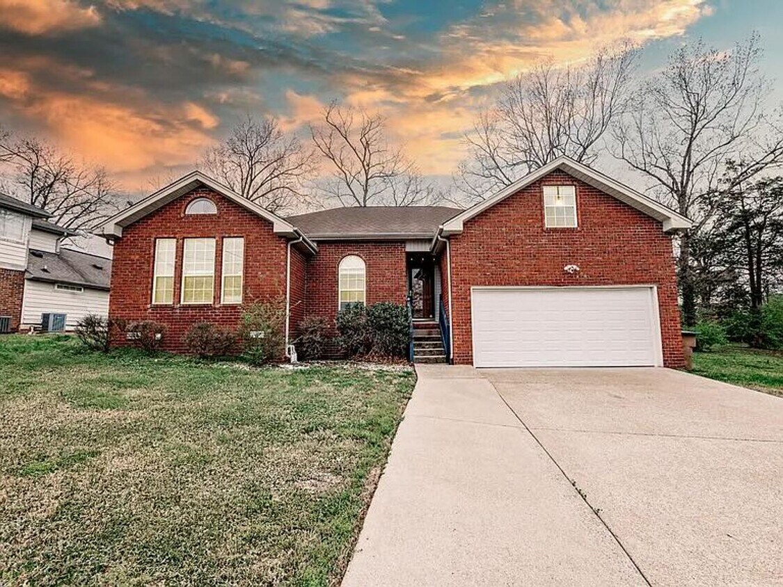 Foto principal - Beautiful 3BR / 2BA home in Nashville