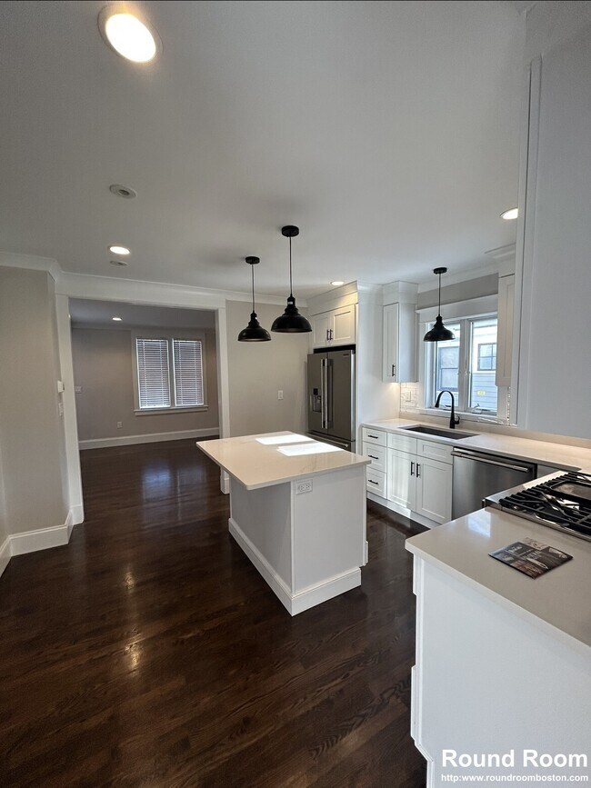 Building Photo - 25 Pearl St