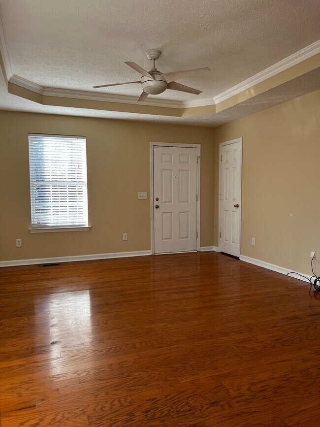 Living room - 1697 Litton Ave