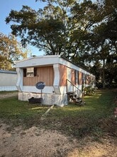 Building Photo - 765 Union Church Rd