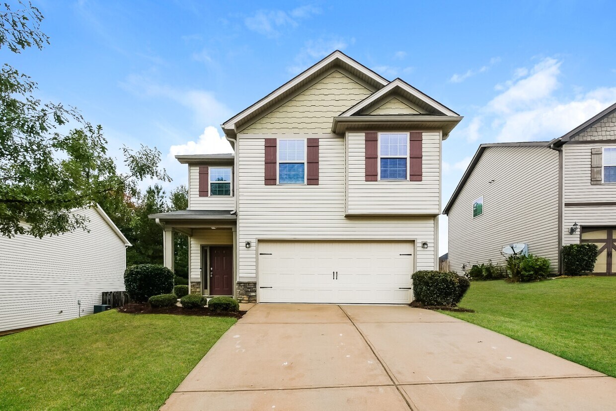 130 Saint Charles Pl House Rental in Sharpsburg, GA