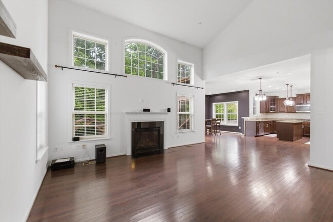 Building Photo - 7585 Holly Ridge Dr