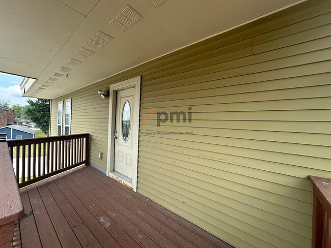 Building Photo - 12910 S Cline Ave