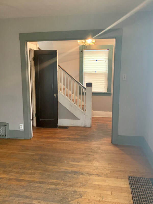 Entry - 1613 Fairchild Ave