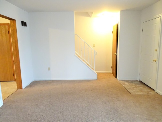Foto del edificio - 213 Riverview Dr