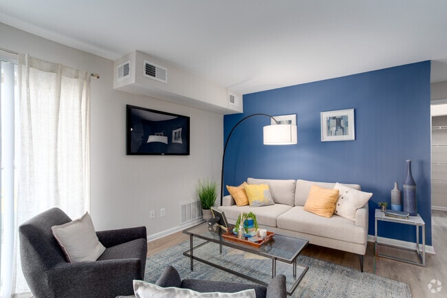 1BR, 1BA - 700SF - Living Room - Coopers Place