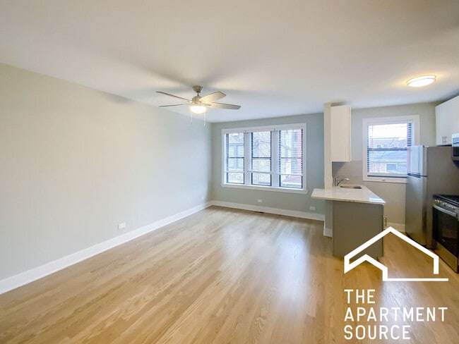 Foto del edificio - 3620 N Marshfield Ave