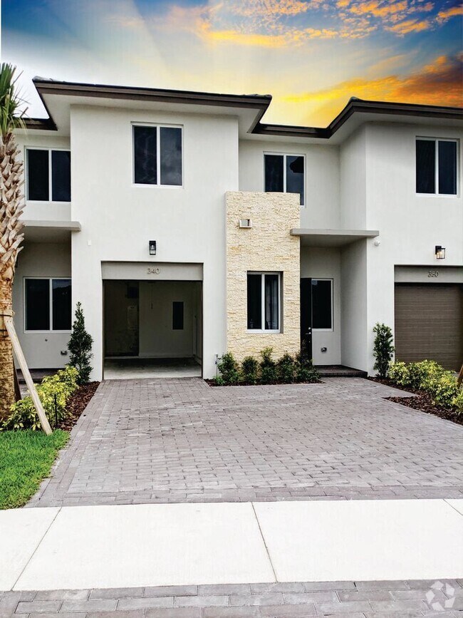 Best Luxury Westwoods Townhouses for Rent West Palm Beach, FL 1