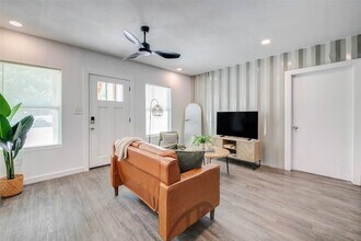 Building Photo - 4014 Dreyfus St
