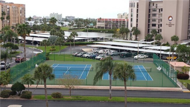 Foto del edificio - 7425 Bay Island Dr S