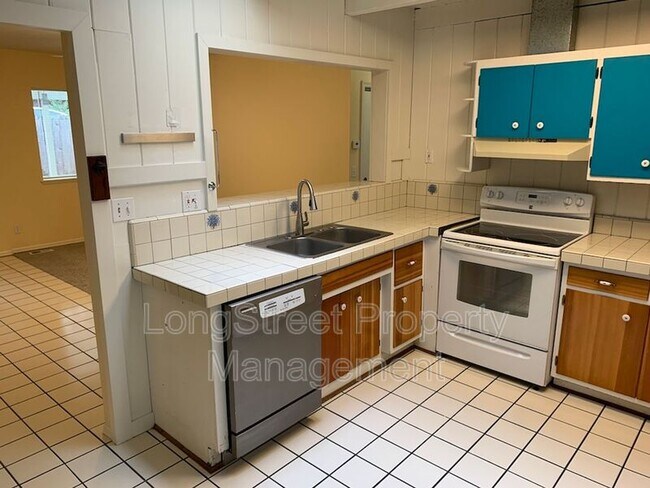 Foto del edificio - 3520 NW Circle Blvd