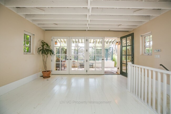 Foto del edificio - Foothill Guest Cottage with a View!