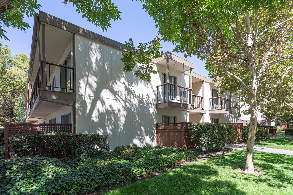 Viking Apartments Apartments in Davis, CA