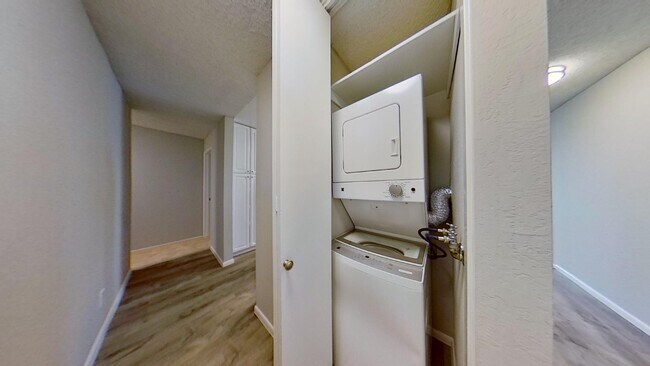 Building Photo - 340 Vallejo Dr