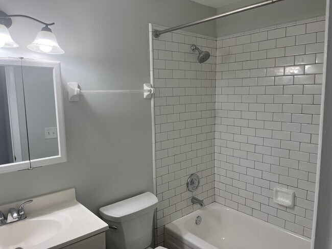 Foto del edificio - 265 NE 12th St