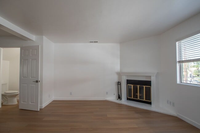Building Photo - 5340 Whitsett Ave