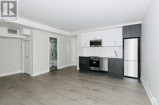 Building Photo - 11-211 Walmer Rd