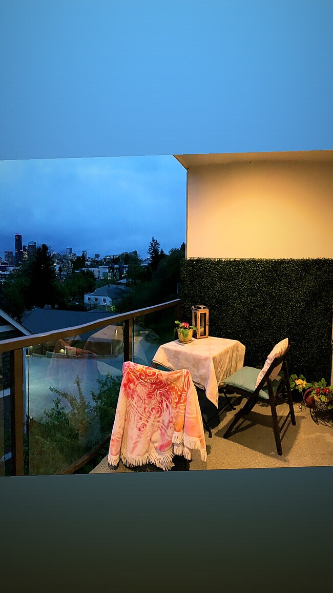 Foto del edificio - 829 19th Ave S