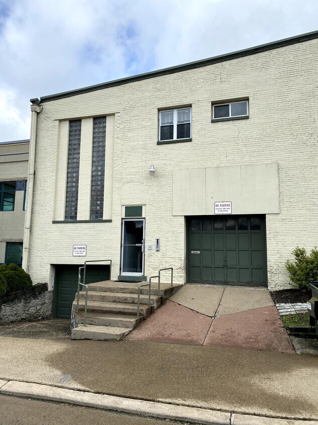 100 3rd Ave Unit 5, Carnegie, PA 15106 Apartment for Rent in Carnegie, PA