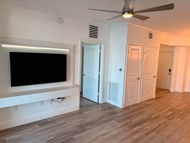 Foto del edificio - 415 NW Flagler Ave